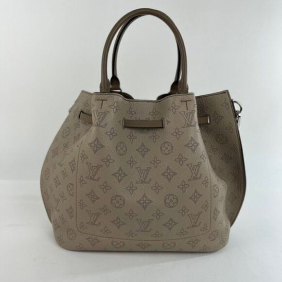 Louis Vuitton Galet Monogram Mahina Leather Girolata 2Way in Grey - Picture 6 of 13
